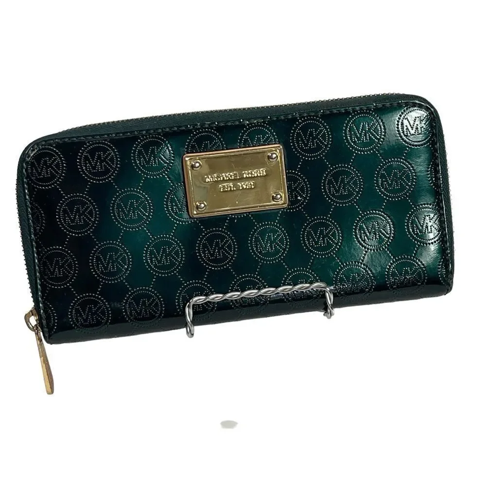 Micheal Kors Green Jet Set Patten Leather Zipper Wallet Excellent Condition